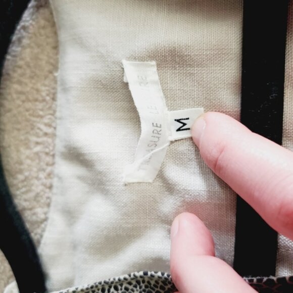 White and Black V-Neck Top - Picture 3 of 5